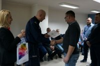 I Zastępca Komendanta Miejskiego Policji w Żorach gratuluje za wzorową postawę obywatelską
